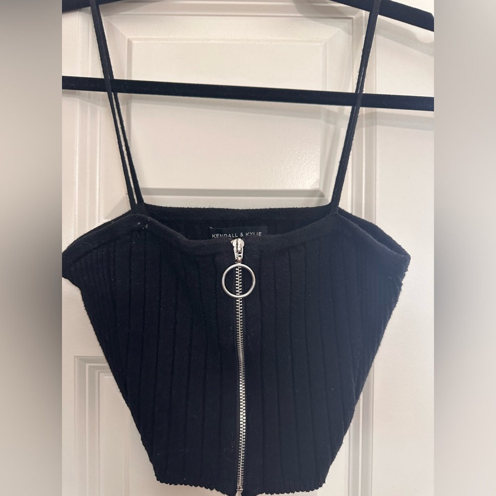 Black Kendall and Kylie size small top